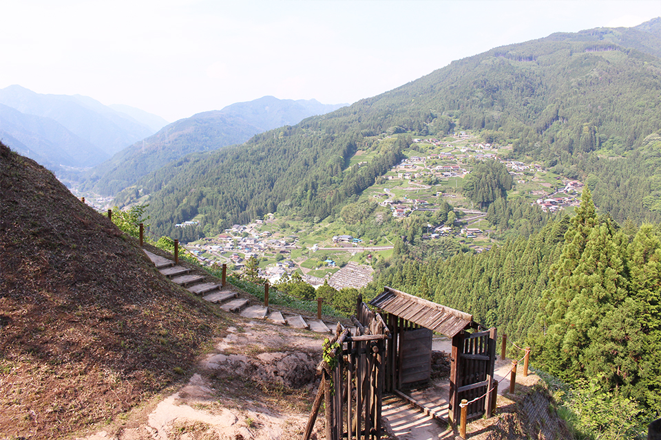 大河ドラマのロケ地になった、中世の山城「高根城」を訪ねる。
