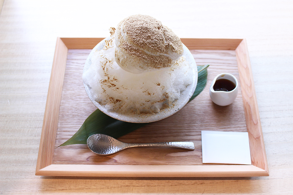 夏のお楽しみといえば「かき氷」。五穀屋オリジナル、ふわふわの新食感を味わう「熟成和こおり」を実食。